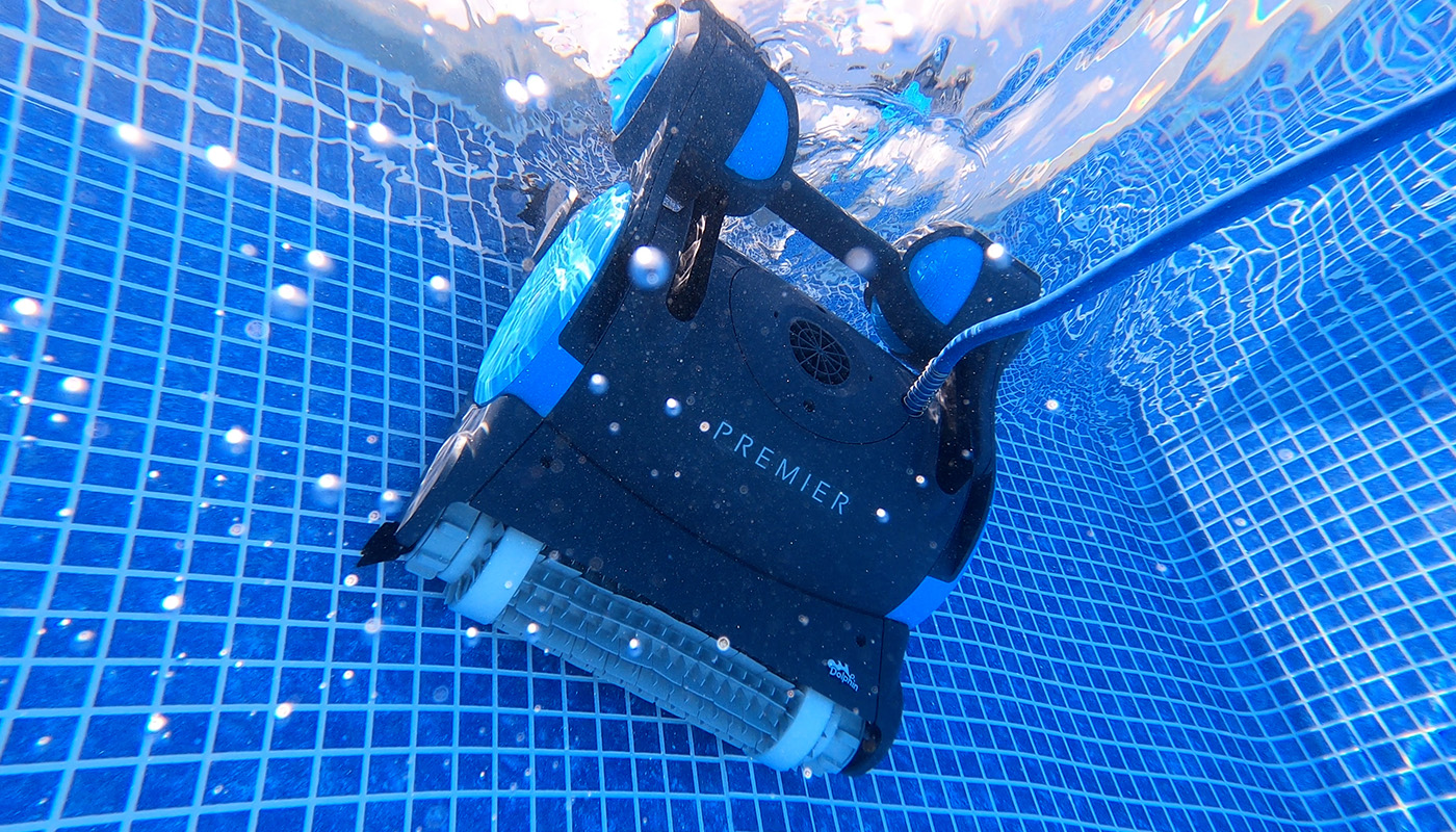 Waterline Cleaning for Elkhart, IN Pools