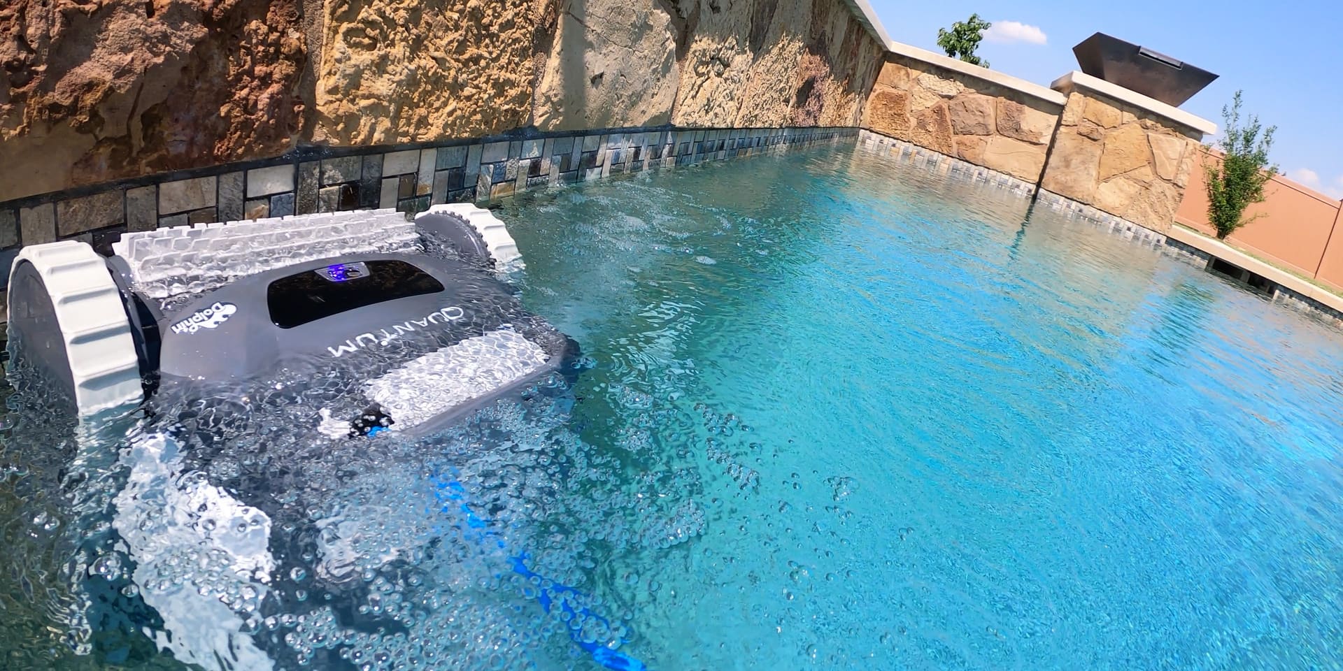 Refurbished Dolphin Quantum Robotic Pool Cleaner